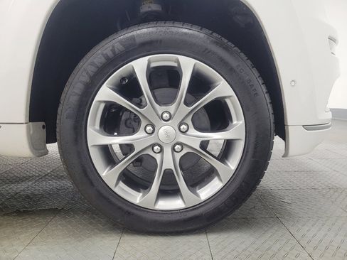 Used 2019 Jeep Grand Cherokee Summit image 31