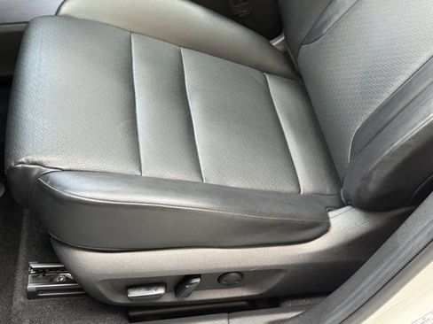 Used 2023 Nissan Rogue SV w/ SV Premium Package AWD/4WD image 29