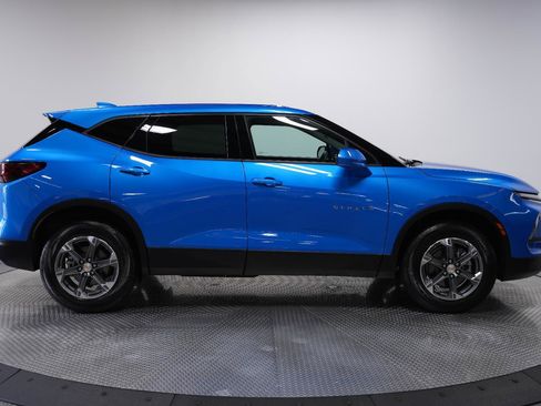 Certified 2025 Chevrolet Blazer LT w/ Driver Confidence Package FWD image 8