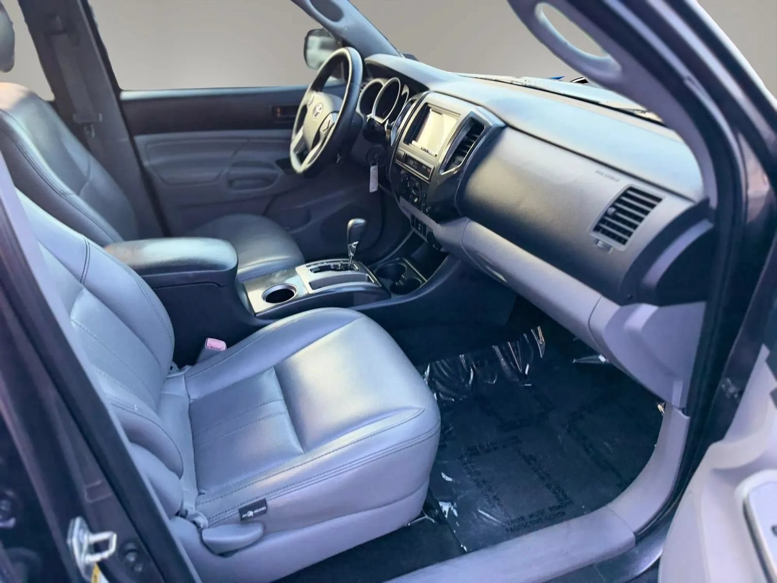Used 2014 Toyota Tacoma PreRunner w/ SR5 Package RWD image 14