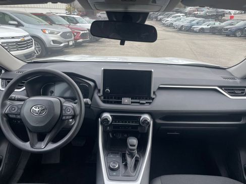 Used 2025 Toyota RAV4 LE image 32
