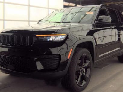Used 2024 Jeep Grand Cherokee Altitude