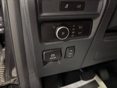 Used 2024 Ford Expedition Limited image 19