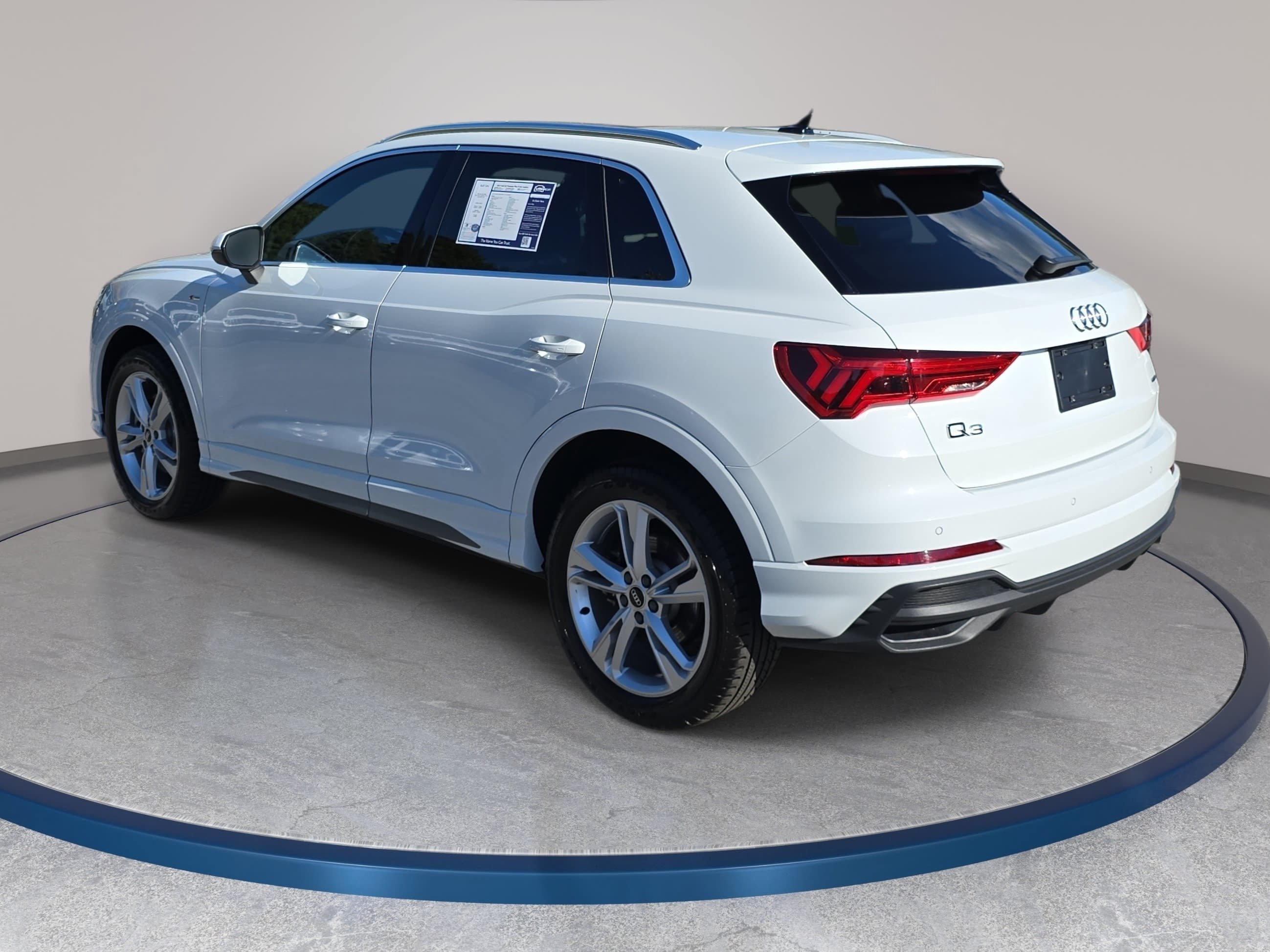 Used 2023 Audi Q3 2.0T Premium Plus w/ Premium Plus Package AWD/4WD image 7