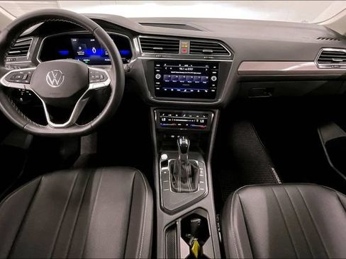 Used 2023 Volkswagen Tiguan SE FWD image 17