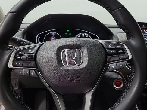 Used 2018 Honda Accord Touring image 19