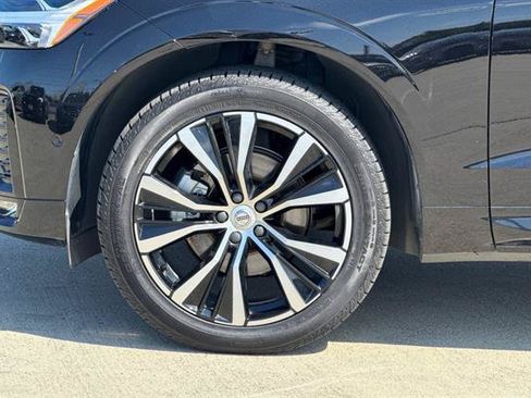 Certified 2024 Volvo XC60 B5 Plus w/ Protection Package Premier AWD/4WD image 29
