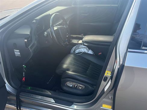 Used 2020 Lexus LS 500 w/ Interior Upgrade Package RWD image 5