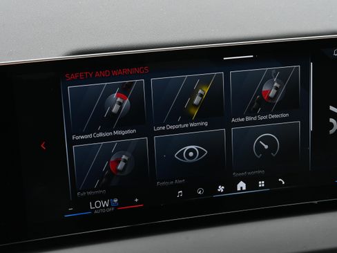 Certified 2025 BMW X3 xDrive30i w/ Premium Package image 35