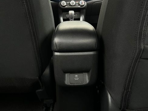 Used 2025 Nissan Versa SV image 12