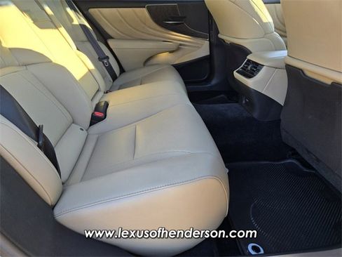 Certified 2021 Lexus LS 500 w/ Accessory Package (Z1) image 16