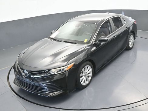 Used 2019 Toyota Camry LE image 45