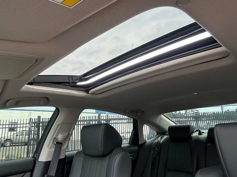 Used 2020 Honda Accord Touring image 26