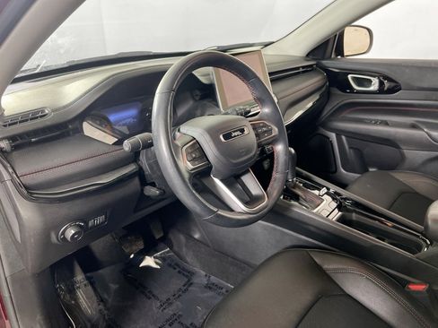 Used 2022 Jeep Compass Trailhawk w/ Trailhawk Convenience Group AWD/4WD image 9