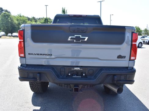 Used 2024 Chevrolet Silverado 2500 ZR2 w/ ZR2 Bison Edition AWD/4WD image 8