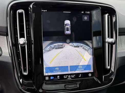 Used 2023 Volvo XC40 B5 Ultimate w/ Protection Package Premier image 7