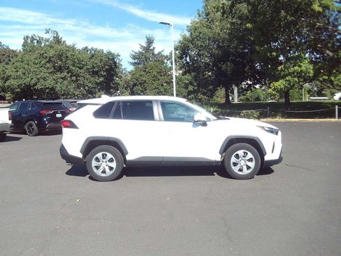 Used 2023 Toyota RAV4 LE AWD/4WD image 6