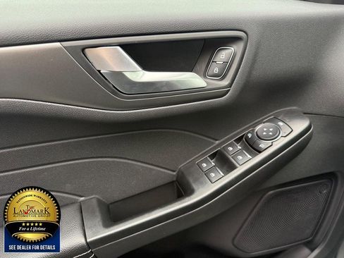 Used 2024 Ford Escape SE image 8