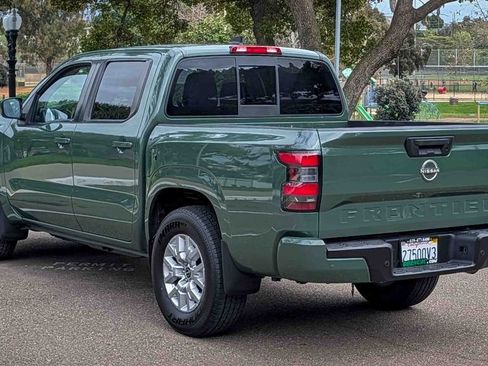 Used 2022 Nissan Frontier SV w/ Technology Package image 9