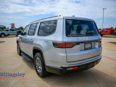 Used 2024 Jeep Wagoneer 4WD image 5