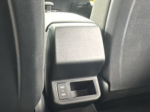 New 2025 Kia K4 LXS image 33