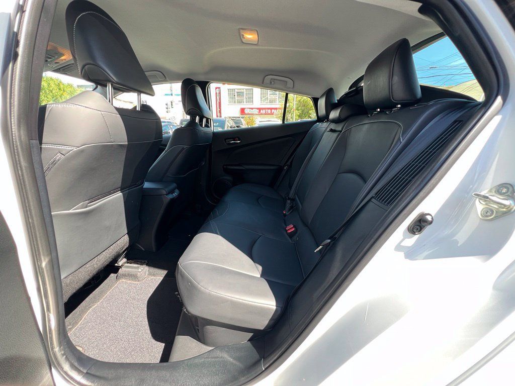 Certified 2022 Toyota Prius Prime XLE FWD image 18