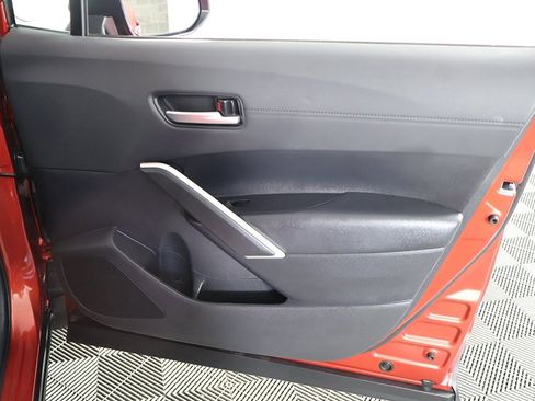 Used 2025 Toyota Corolla Cross XLE image 21