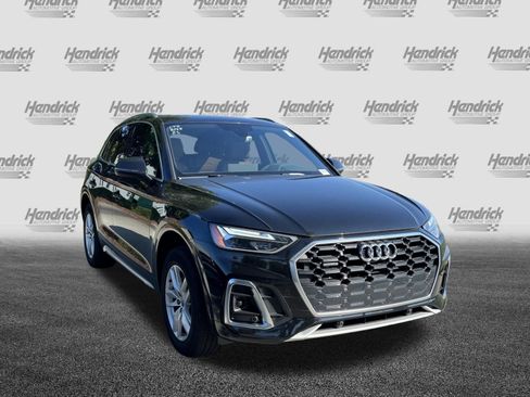 Used 2023 Audi Q5 2.0T Premium w/ Convenience Package AWD/4WD image 2