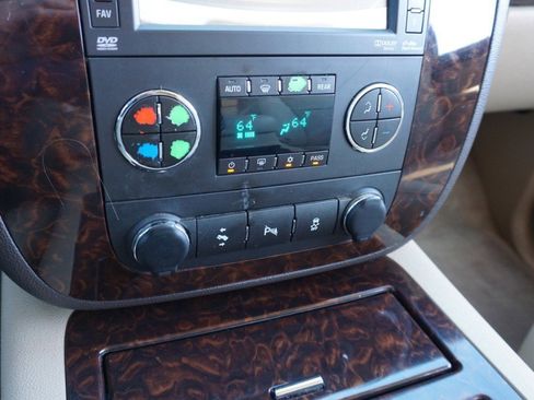 Used 2012 GMC Yukon XL Denali image 17