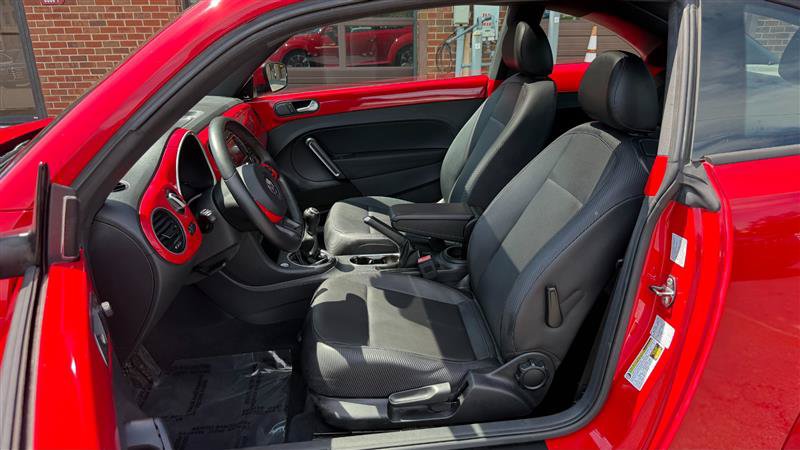 Used 2013 Volkswagen Beetle 2.5 FWD image 16