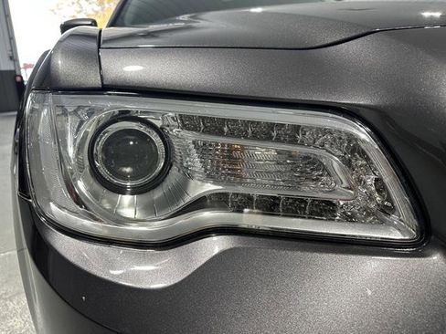 Used 2019 Chrysler 300 Touring L w/ Quick Order Package 22F image 11