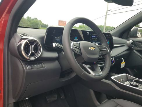 New 2026 Chevrolet Equinox LT w/ Convenience Package II AWD/4WD image 17