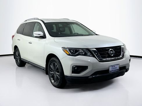 Used 2018 Nissan Pathfinder SL AWD/4WD image 3