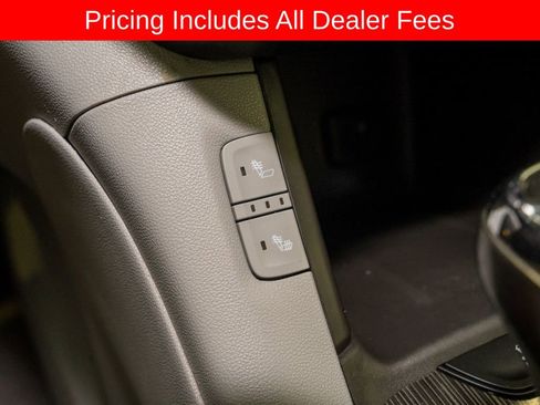 Used 2019 GMC Acadia SLT AWD/4WD image 18