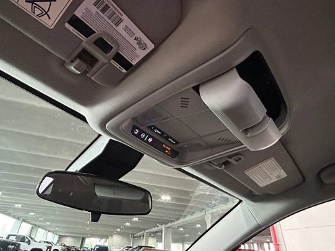 Used 2022 Chevrolet Equinox LT FWD image 17