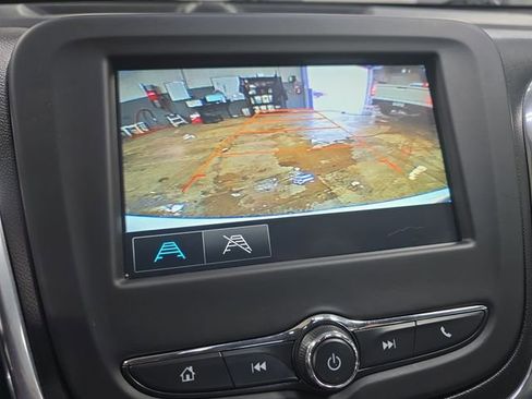 Used 2018 Chevrolet Equinox LS image 23