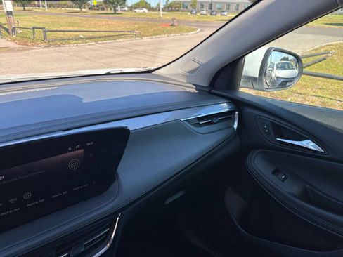 Used 2025 Buick Encore GX Preferred FWD image 34