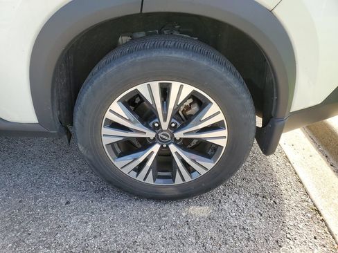 Certified 2023 Nissan Rogue SV FWD image 10