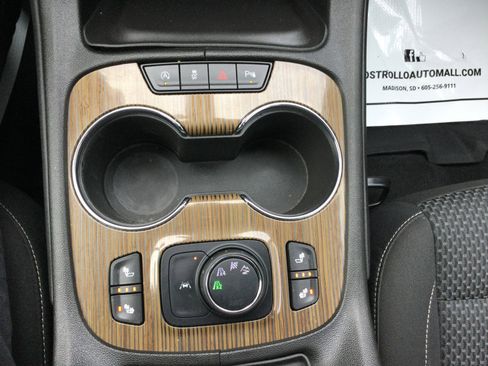 Used 2022 GMC Acadia SLE w/ Driver Convenience Package image 15