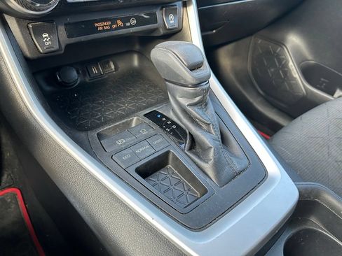 Used 2021 Toyota RAV4 XLE FWD image 28