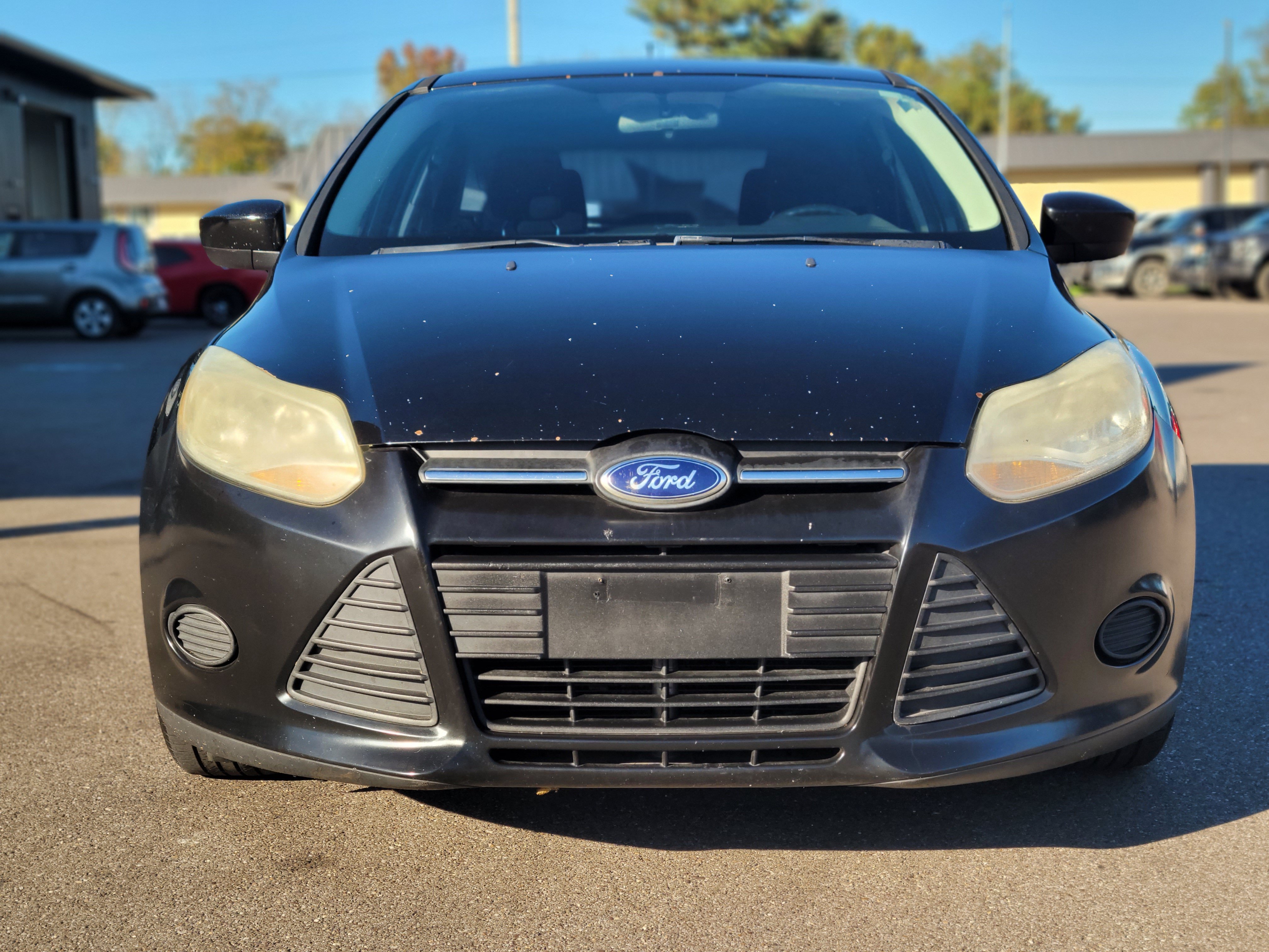 Used 2012 Ford Focus SE FWD image 2
