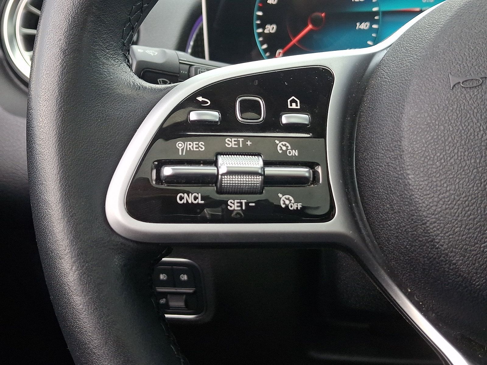 Used 2021 Mercedes-Benz GLB 250 4MATIC image 21