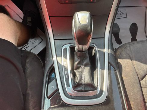 Used 2015 Ford Edge SEL FWD image 23