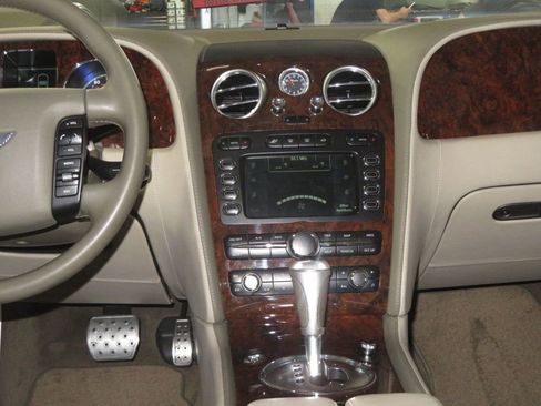 Used 2006 Bentley Flying Spur Flying Spur AWD/4WD image 38