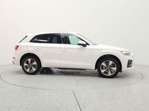 Used 2023 Audi Q5 2.0T Premium w/ Convenience Package AWD/4WD image 4