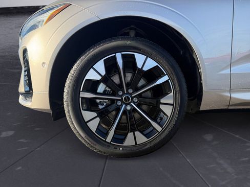 New 2026 Volvo XC60 B5 Plus w/ Protection Package Premier image 14