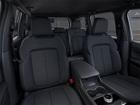 New 2025 Jeep Grand Cherokee Laredo w/ MOPAR Finishing Package image 9