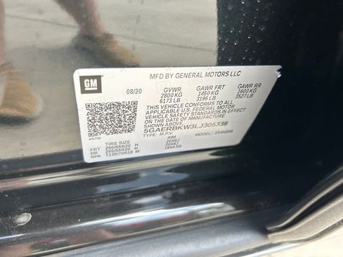 Used 2020 Buick Enclave Essence w/ Sound and Sites Package FWD image 10