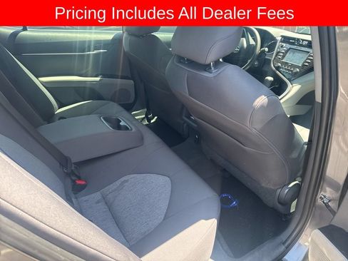 Used 2020 Toyota Camry LE FWD image 9