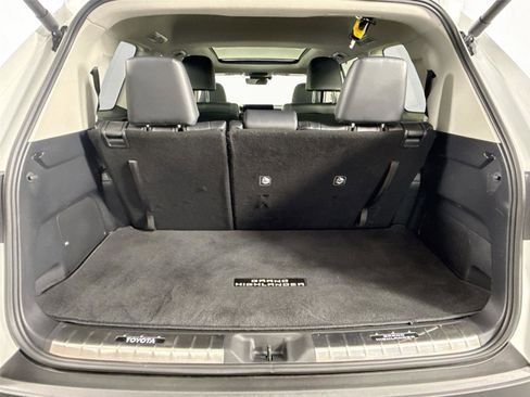 Used 2025 Toyota Grand Highlander FWD image 40